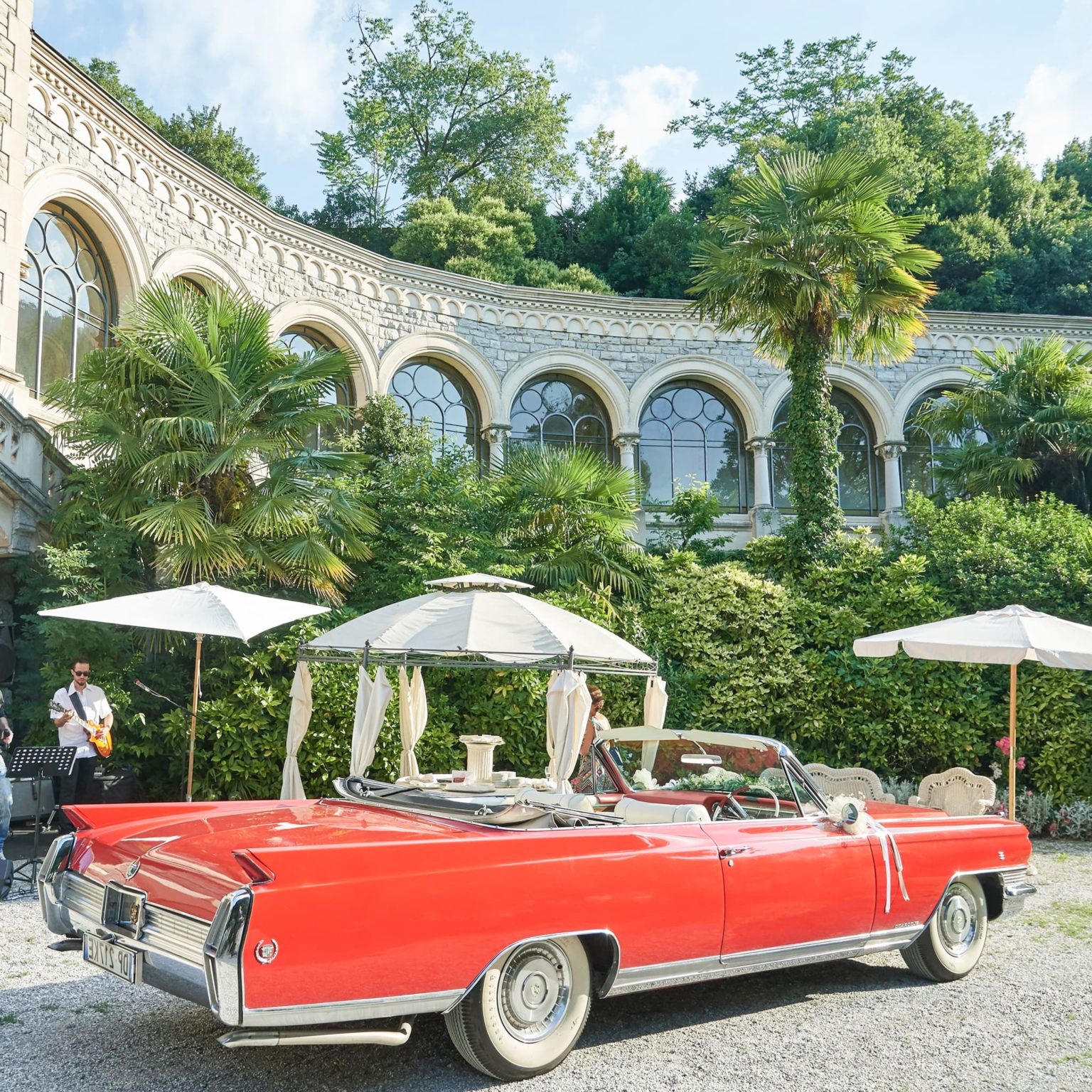 auto d'epoca rossa Cadilla eldorado