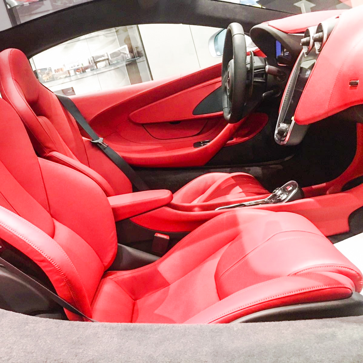 supercar mc laren 570