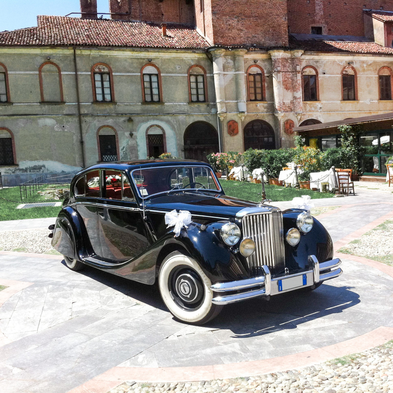 auto d'epoca Jaguar nera