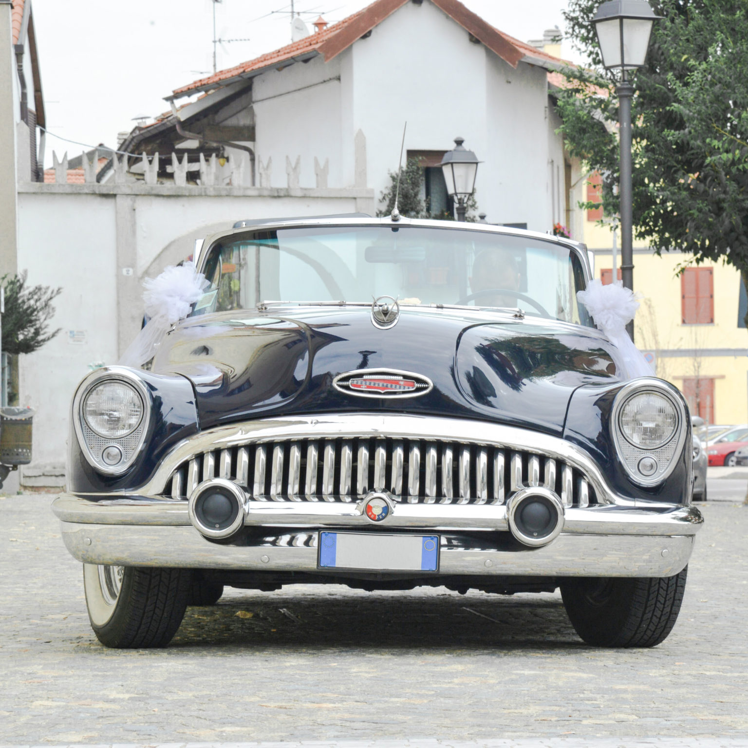 Auto d'epoca Buick nera